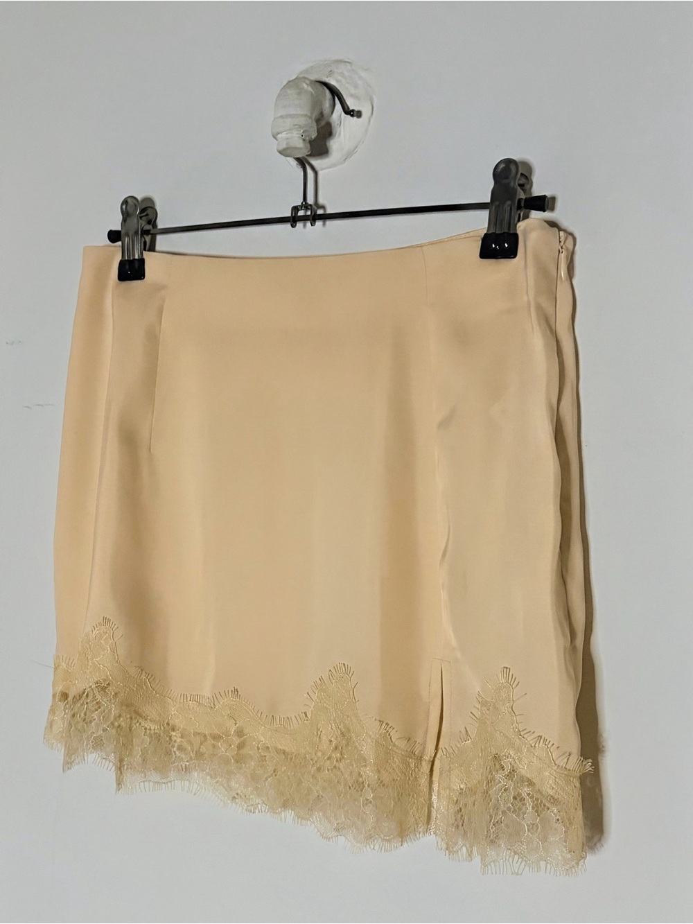 Women’s Lace Trim Slip Skirt in Pale Peach